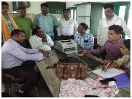 नवनिर्वाचित सरपंच एक लाख की रिश्वत लेते पकड़ा गया