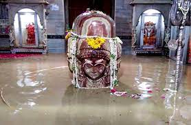 शिव के गर्भगृह में शिवना नदी ,4 मुख डूबे