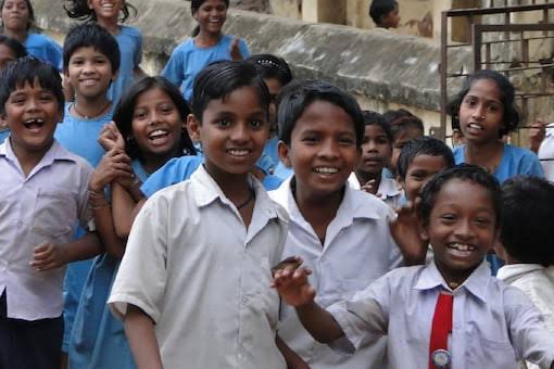 स्कूली बच्चों को यूनिफॉर्म के रुपए मिलेंगे, खाते में जमा होगी राशि