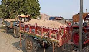 अवैध रेत परिवहन पर हुई कार्रवाई