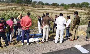 फिरौती के लिए दोस्तों ने किया अपहरण