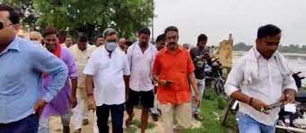 मंत्री ने लिया बाढ़ प्रभावित क्षेत्रों का जायजा 