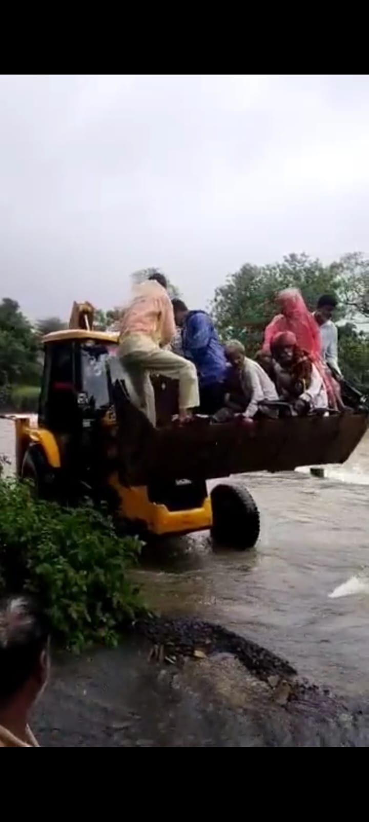 बारिश मध्यप्रदेश सिस्टम करप्शन एंबुलेंस