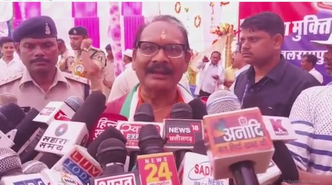 सत्ता के नशे मे मंत्री टेकाम ने शराब के फायदे गिनाए