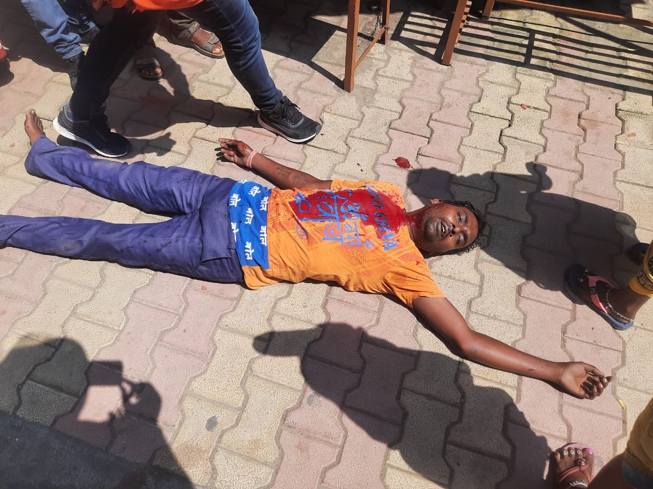 न्यायालय में हुआ दो पक्षों में  विवाद