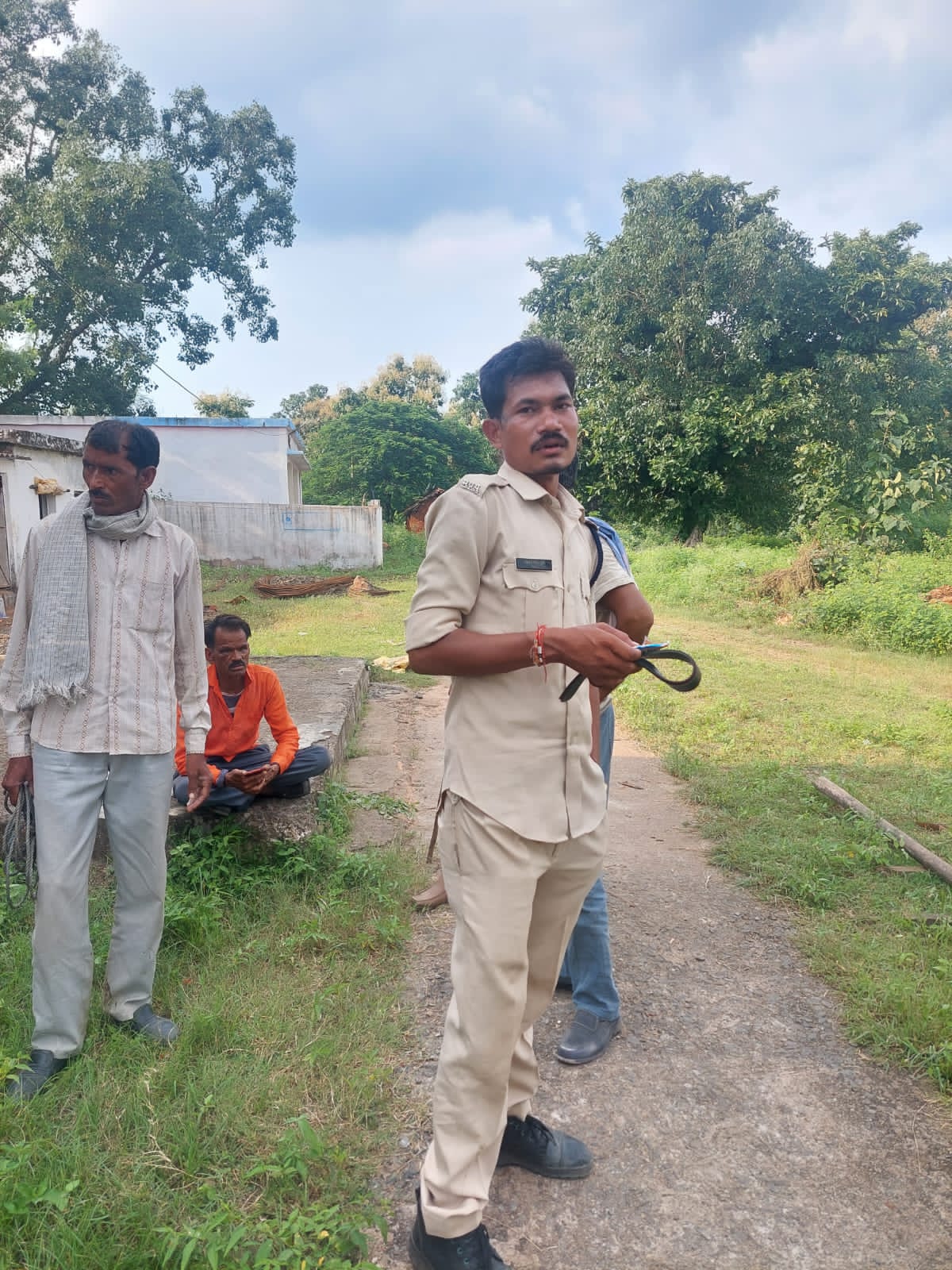 नशे में धुत पुलिसकर्मी  का एक नया कांड