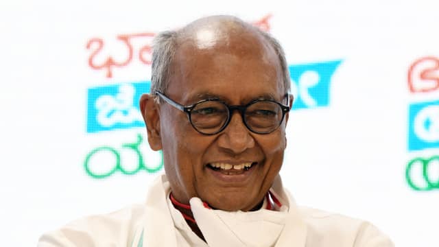 दिग्विजय सिंह ने कहा राहुल गांधी को पद की जरूरत नहीं 