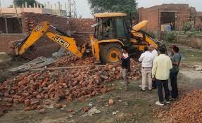 प्रशासन ने बुलडोजर चलाकर कब्ज़ा हटाया