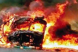 रोड एक्सीडेंट में यूपी बरेली का युवा जिंदा जल गया, घटनास्थल पर मृत्यु