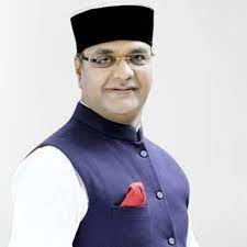 गांधी परिवार को चाहिए रिमोट वाला अध्यक्ष