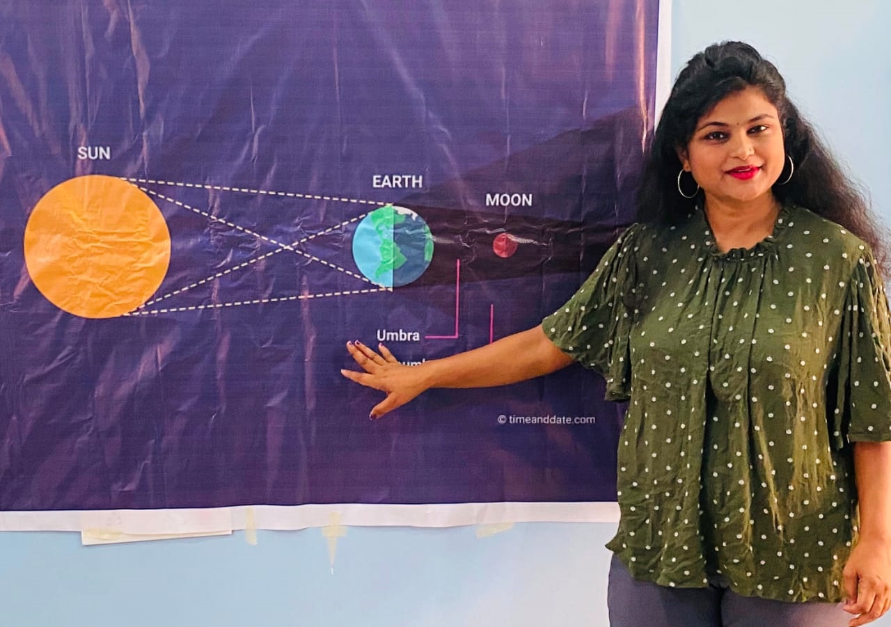 सूर्यग्रहण के 15 दिन बाद अब चंद्रमा की बारी