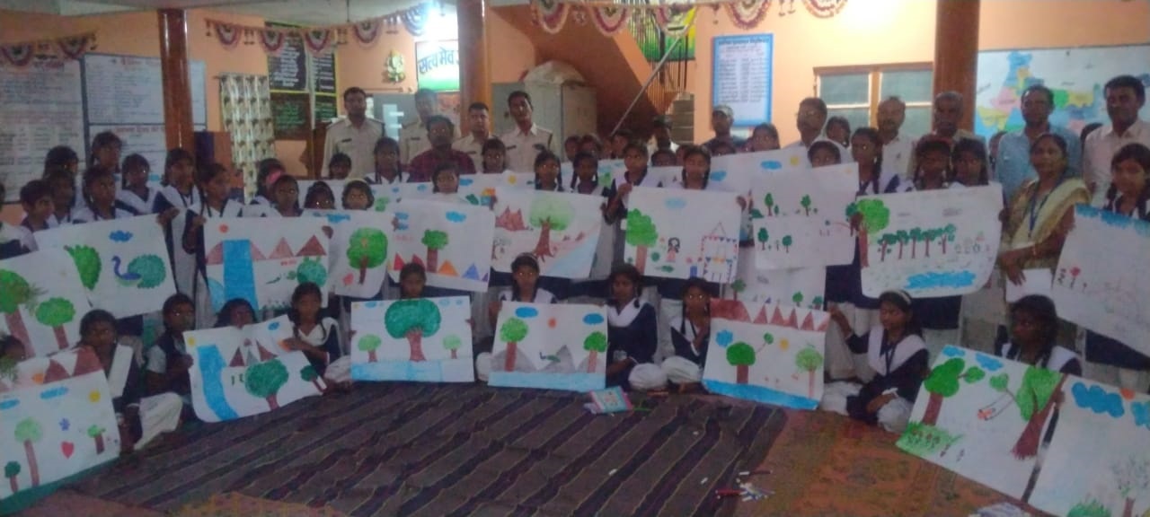 चित्रकला में छात्राओं ने जीते पुरस्कार