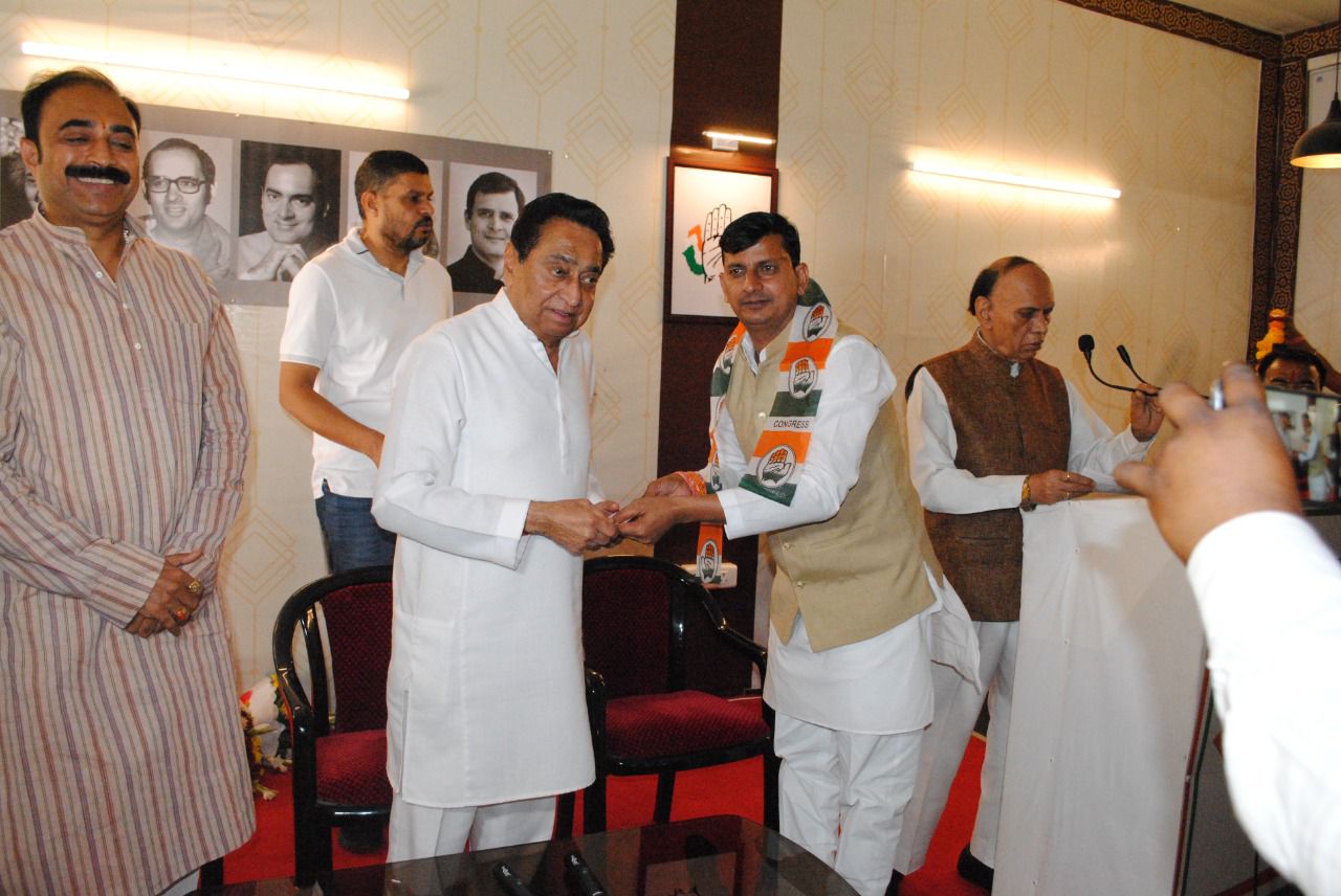 सबलगढ़  के 150 नेताओं ने कांग्रेस का दामन थामा