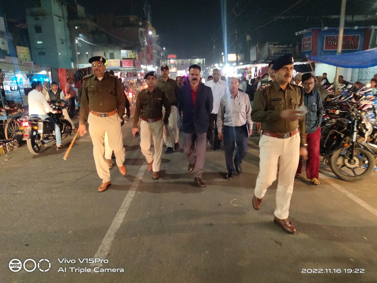 पुलिस ने निकाला जन जागरूक अभियान