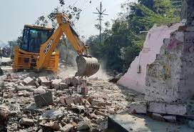 अतिक्रमण पर चला प्रशासन का बुलडोजर