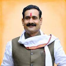 नदव लैपिड ने 