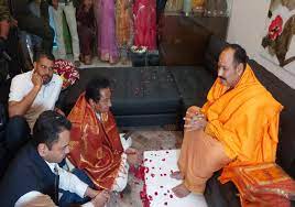 पं प्रदीप मिश्रा से कमलनाथ की बातचीत का वीडियो