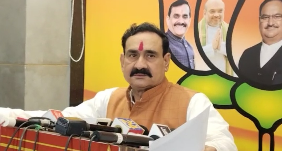 विवादस्पद निबंध प्रतियोगिता पर रोक