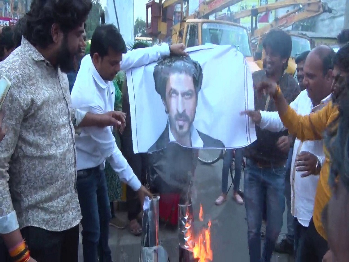 एमपी में पठान फिल्म का विरोध 