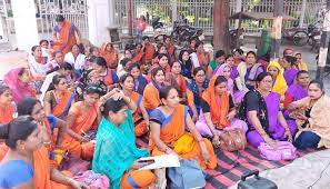 आशा ऊषा कार्यकर्ताओं का धरना प्रदर्शन