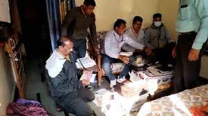 ujjain, EOW raid ,school clerk