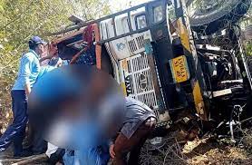 mandla, truck crashed, into a ditch