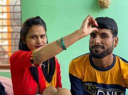 anuppur,  Bhaiya Dooj, sisters put a comment, forehead of brothers