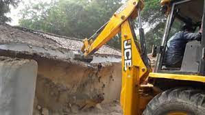 seoni,Bulldozer walked , house of miscreants