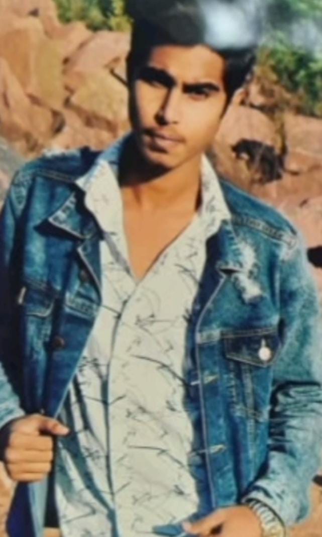 बाइक स्लीप होने से बी.टेक स्टूडेंट की मौत