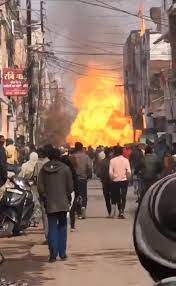 समोसे की दुकान में ब्लास्ट हुआ सिलेंडर