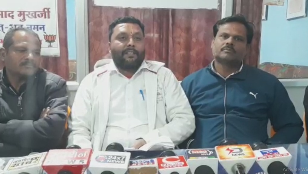 झूठी वाह वाही लूट रही हैं कांग्रेस के नेता