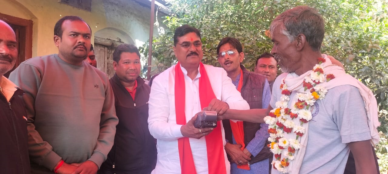 गरीबों को मिला निःशुल्क गेहूं और चावल  