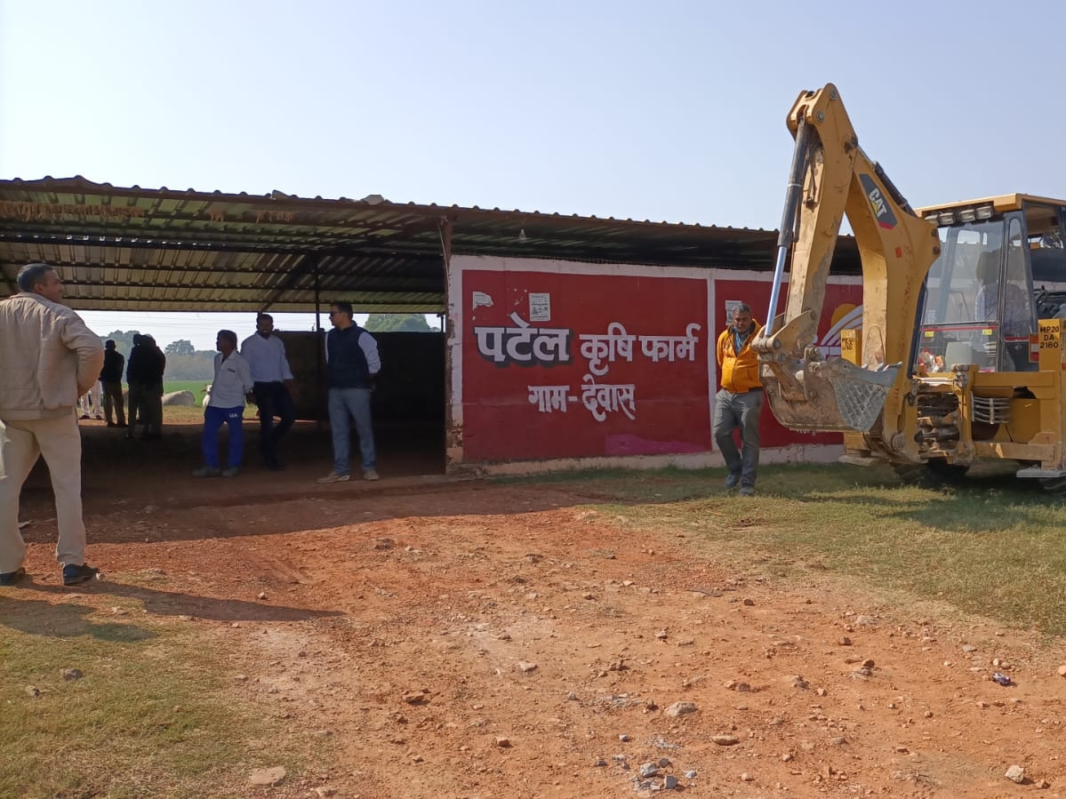 हत्या के आरोपियों का  साथ दे रही है कांग्रेस