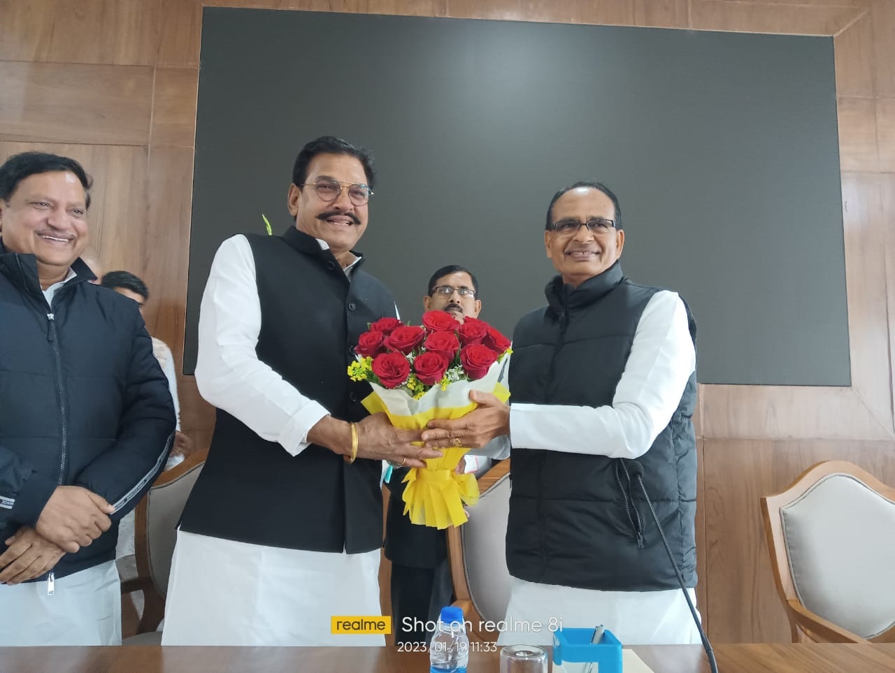 जिला पंचायत अध्यक्षों को राज्य मंत्री की सुविधाएं