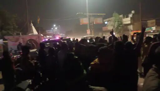 अपने फायदे के लिए शिव मंदिर गिरा रहे आरोपी