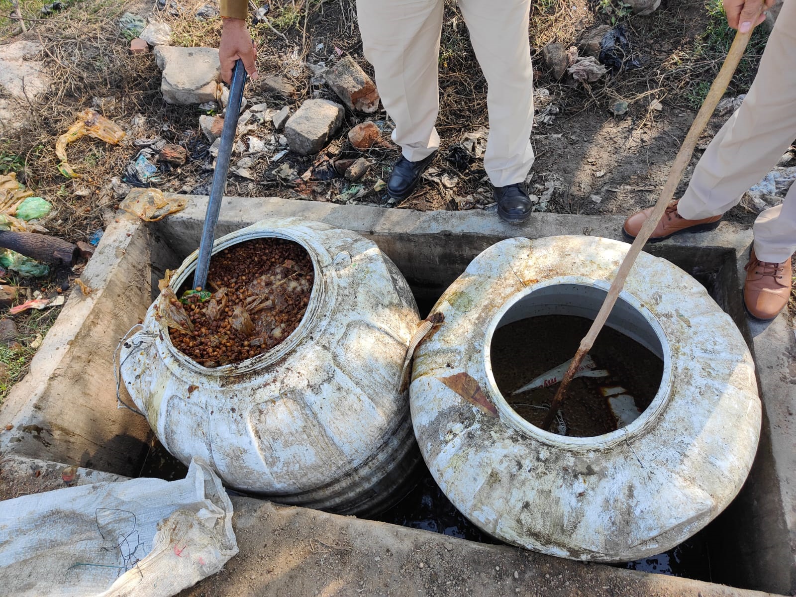 कबूतरा में नकली शराब का अड्ड़ा