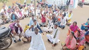 ग्रामीणों ने किया जल संसाधन विभाग का घेराव