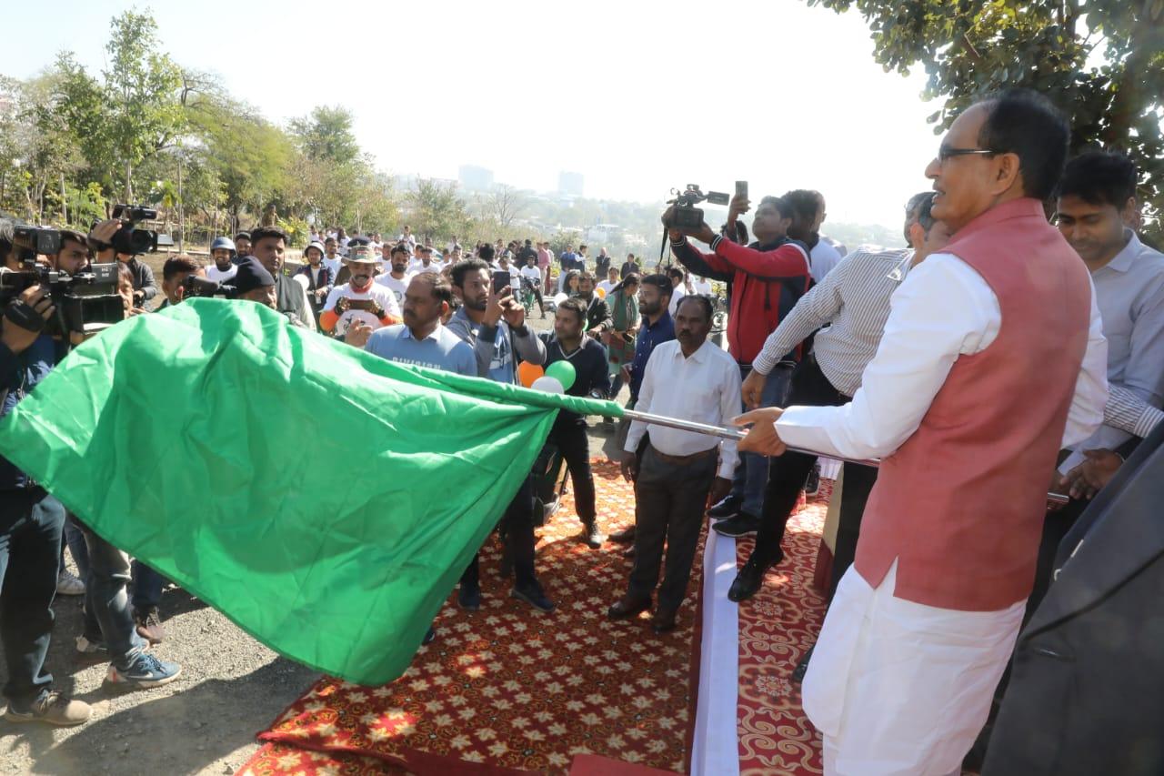 भोपाल में सरकार ने दी ई बाइक सुविधा