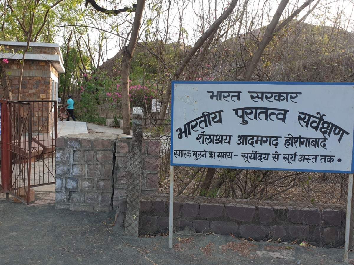 प्राचीन मंदिर 12वीं और 13वीं  सदी के हैं