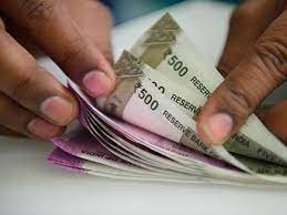 रिश्वत लेते पकड़ा गया एसडीएम कार्यालय बाबू