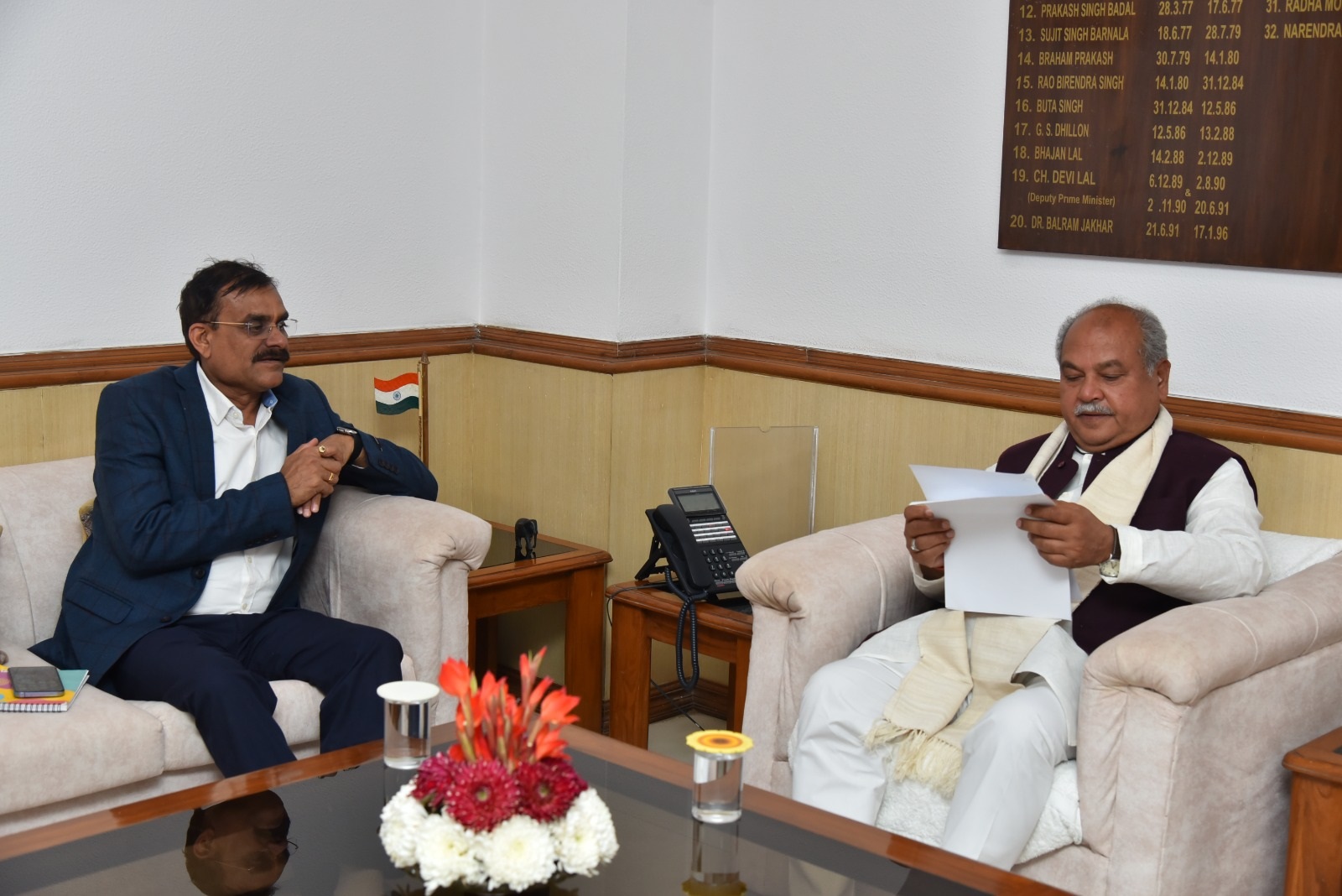 नरेंद्र सिंह तोमर से मिले वीडी शर्मा