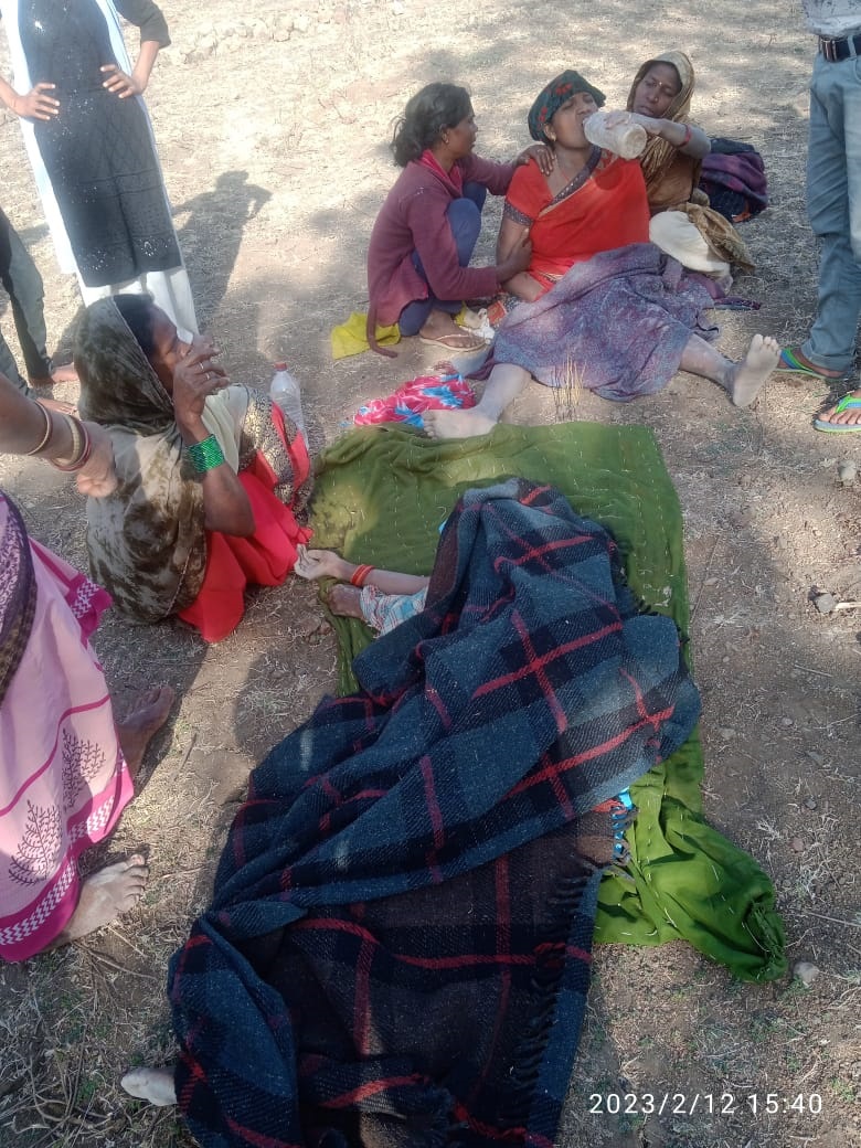 छुई मिट्टी की खदान धसने से दो महिलाएं घायल