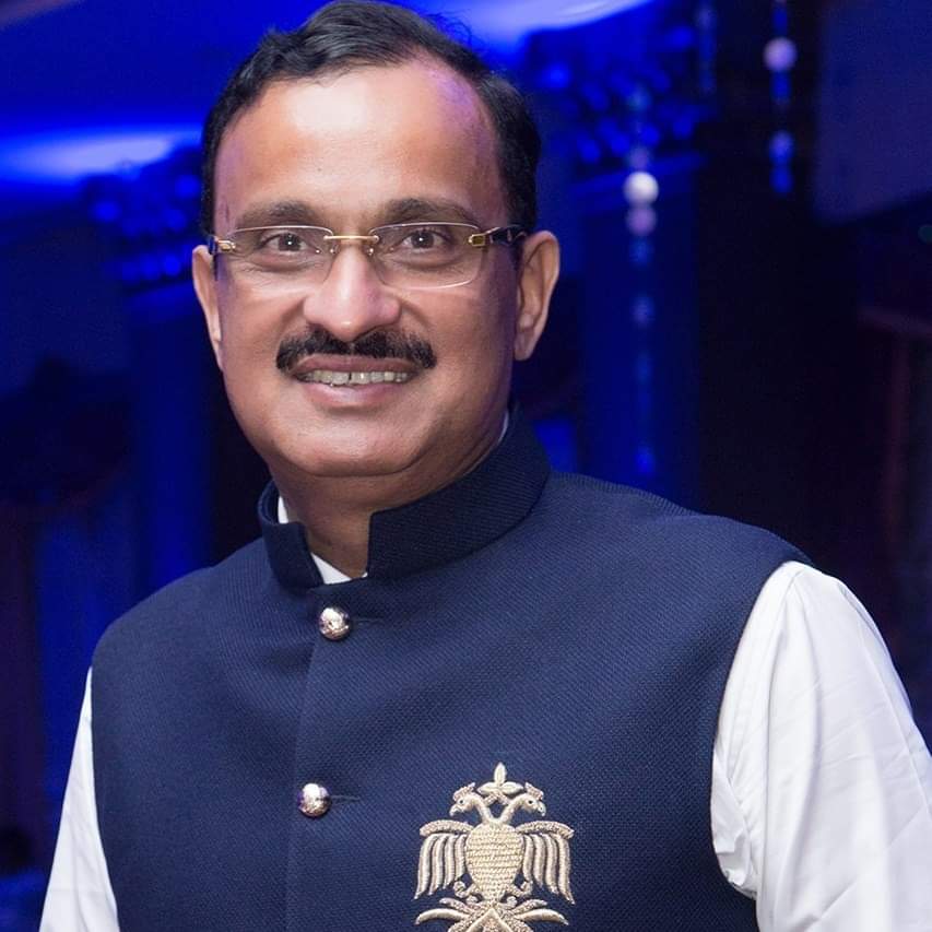 - यह दुनिया प्रेम से भरी है 