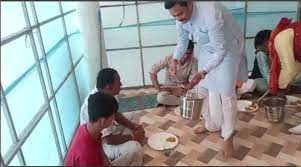 नीलकंठेश्वर धाम में भंडारे आयोजन