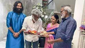 साउथ सुपरस्टार ने अपने पेरेंट्स को गिफ्ट किया 150 करोड़ का बंगला