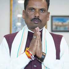 भाजपा ने किया आदिवासियों का उपयोग