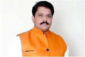 भाजपा सांसद यादव के निशाने पर सिंधिया वंश