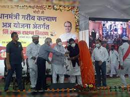 राज्यपाल ने महिलाओं की सराहना की