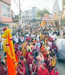 नवरात्रि के उपलक्ष्य पर निकाली जा रही प्रभात फेरी