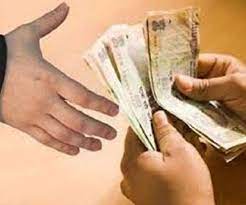 सरपंच पर अवैध वसूली करने का आरोप